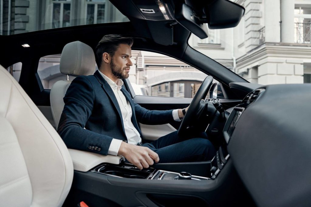 Maximiser ses revenus chauffeur VTC : leviers de performance